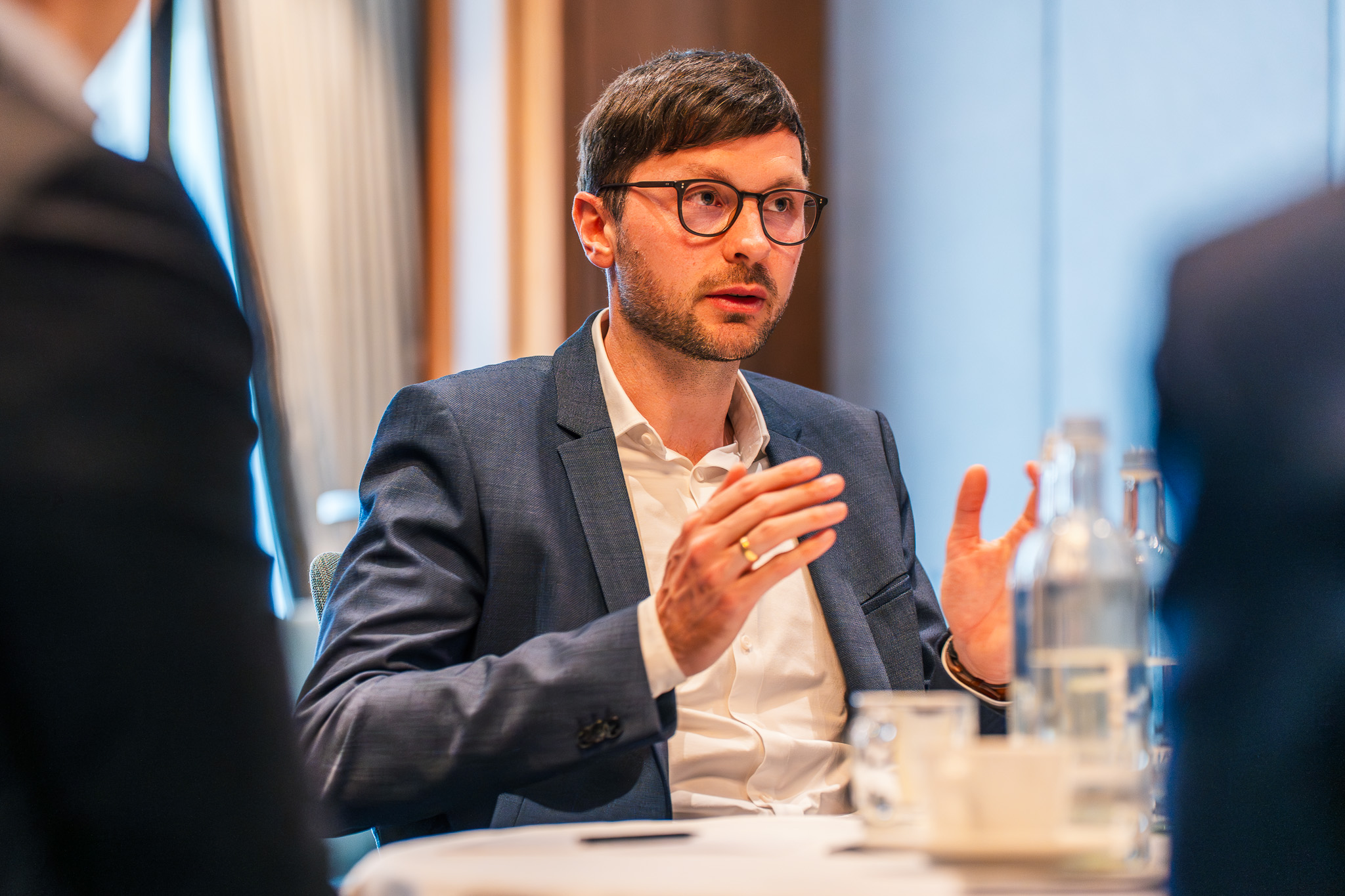 Julius Agnesens von Finreon: „Eine gute Vola-Strategie muss ein sauberes Erwartungsmanagement ermöglichen, sowohl auf der Ertrags- als auch auf der Risikoseite“